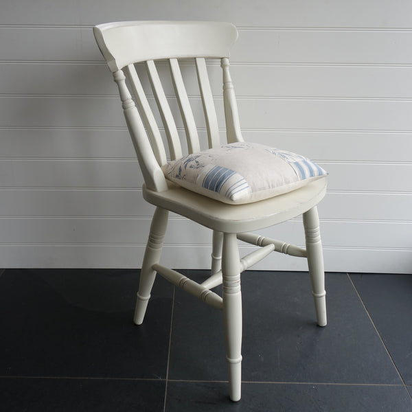 farmhouse table and chairs